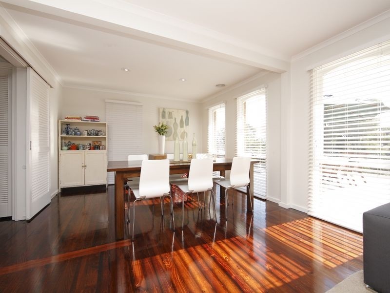 8 Nangle Place, Giralang ACT 2617