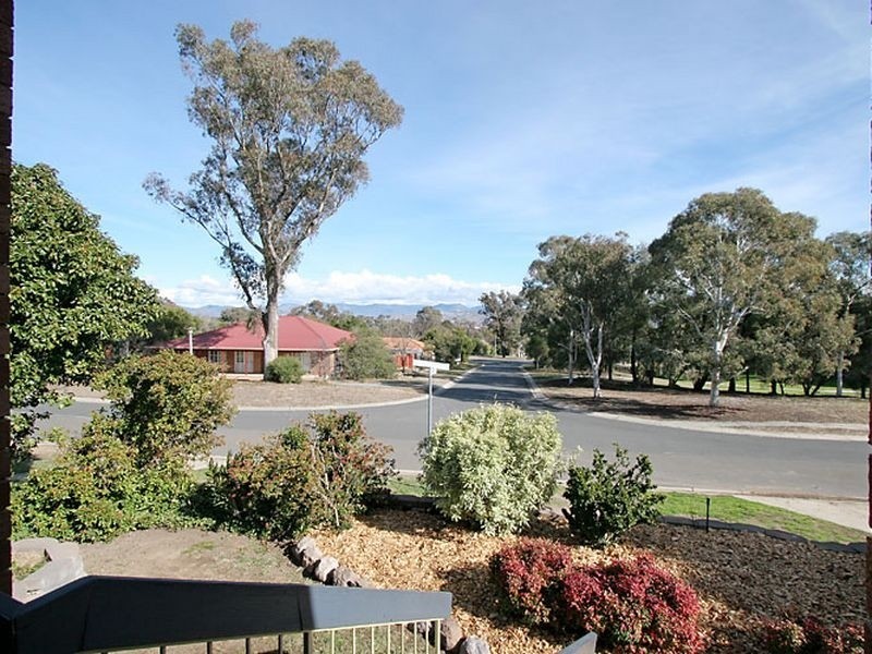27 Guthridge Crescent, Wanniassa ACT 2903