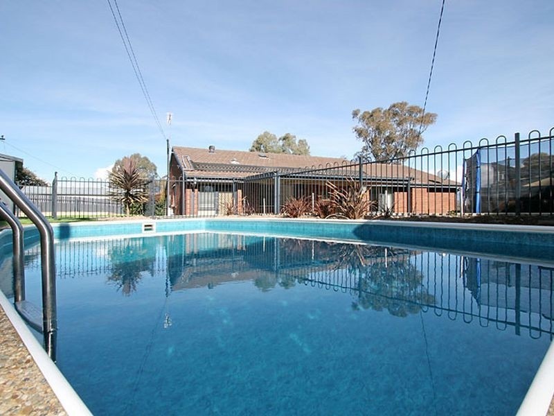 27 Guthridge Crescent, Wanniassa ACT 2903