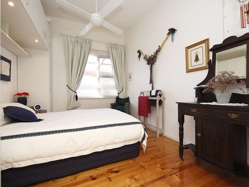 128 Captain Cook Crescent, Narrabundah ACT 2604