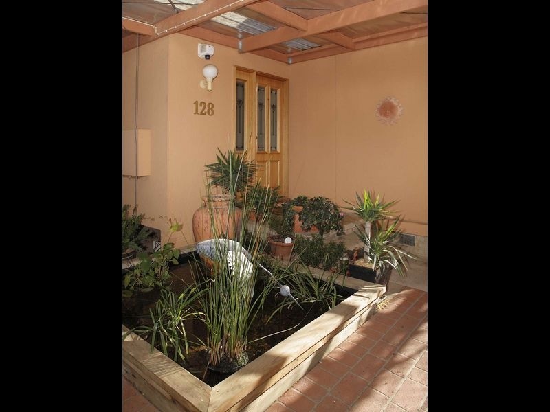 128 Captain Cook Crescent, Narrabundah ACT 2604