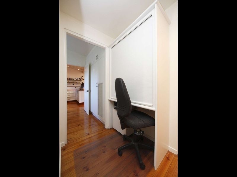 128 Captain Cook Crescent, Narrabundah ACT 2604