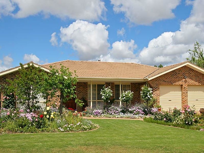 39 Rowntree Crescent, Isaacs ACT 2607