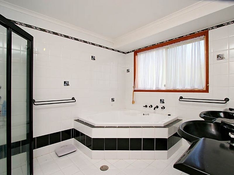 39 Rowntree Crescent, Isaacs ACT 2607