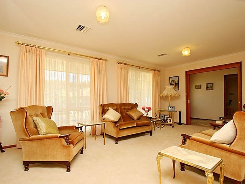 39 Rowntree Crescent, Isaacs ACT 2607