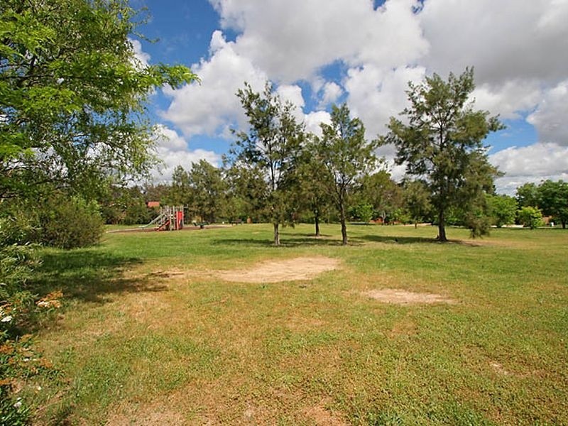 39 Rowntree Crescent, Isaacs ACT 2607