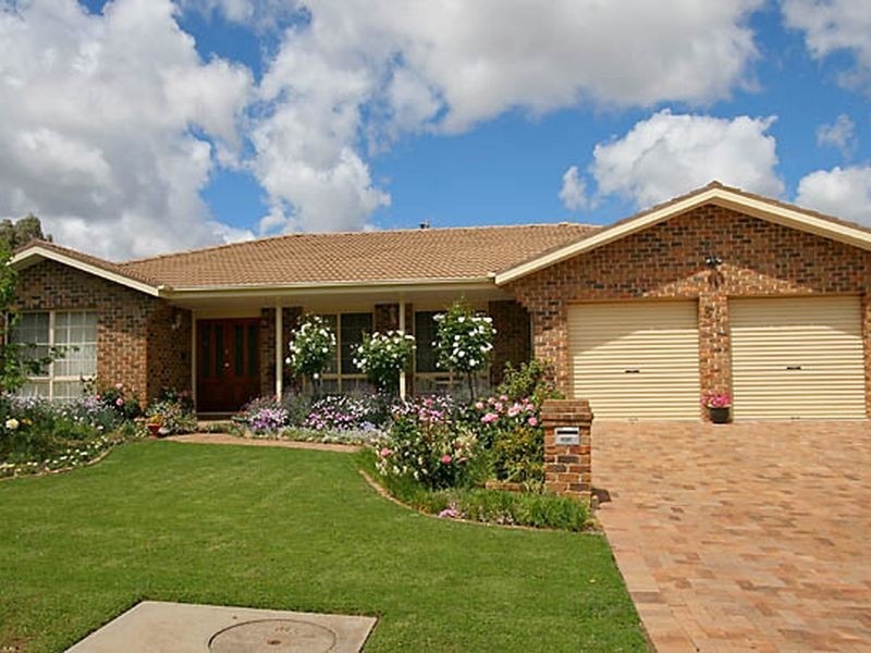 39 Rowntree Crescent, Isaacs ACT 2607