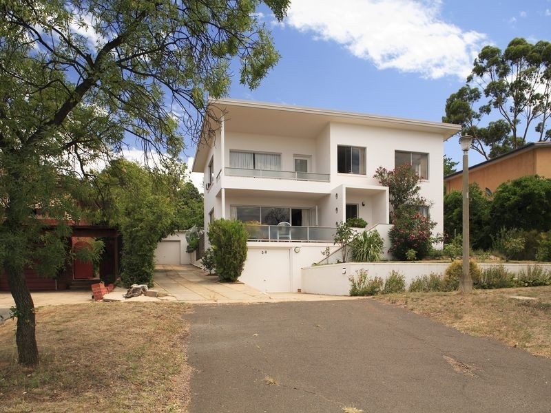 28 Caley Crescent, Narrabundah ACT 2604
