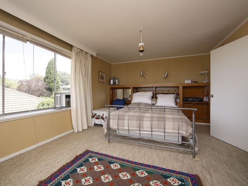 28 Caley Crescent, Narrabundah ACT 2604
