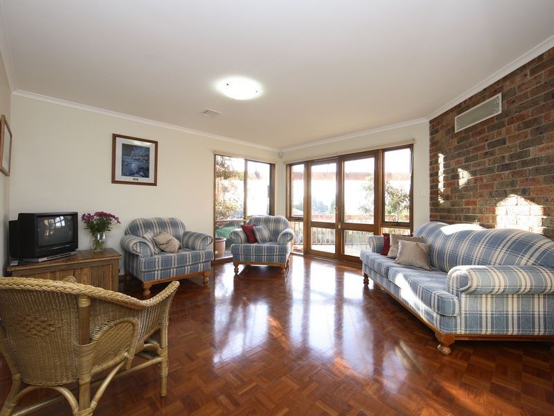 18 Parfitt Crescent, Calwell ACT 2905