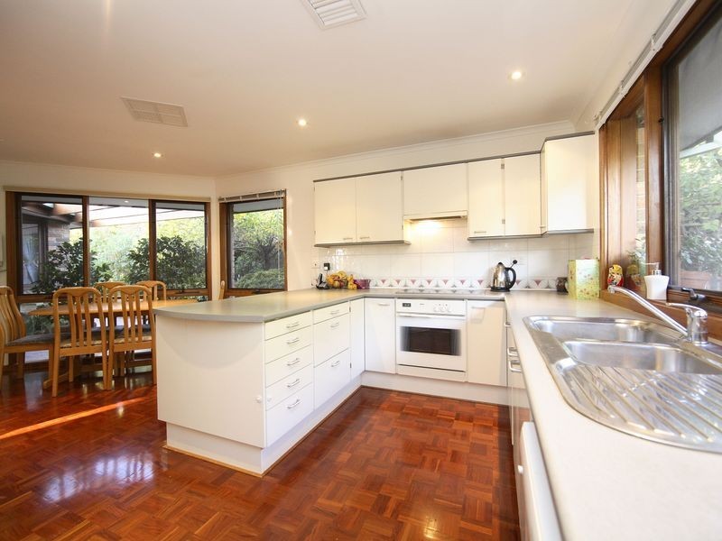18 Parfitt Crescent, Calwell ACT 2905