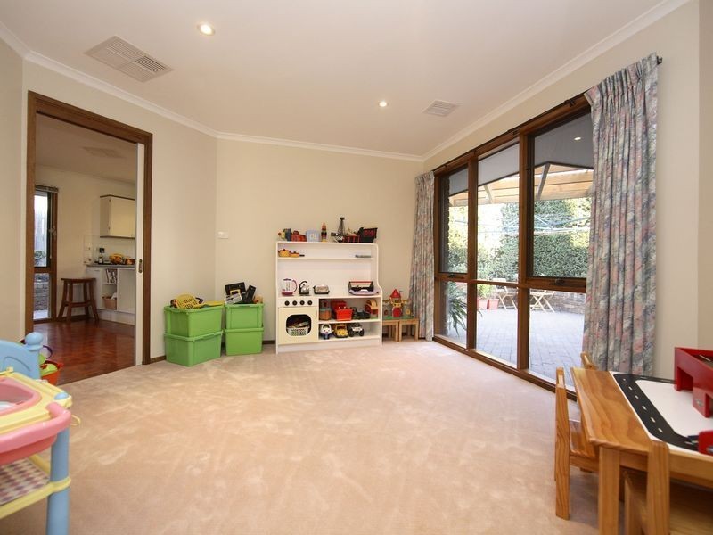 18 Parfitt Crescent, Calwell ACT 2905
