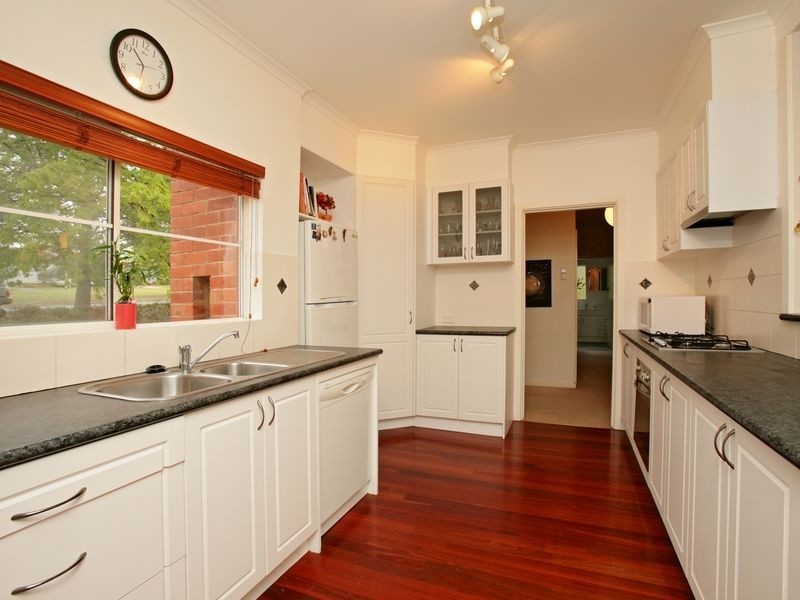 93 Captain Cook Crescent, Narrabundah ACT 2604