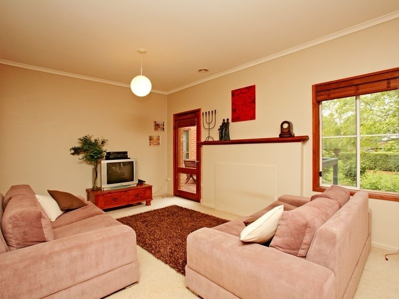 93 Captain Cook Crescent, Narrabundah ACT 2604