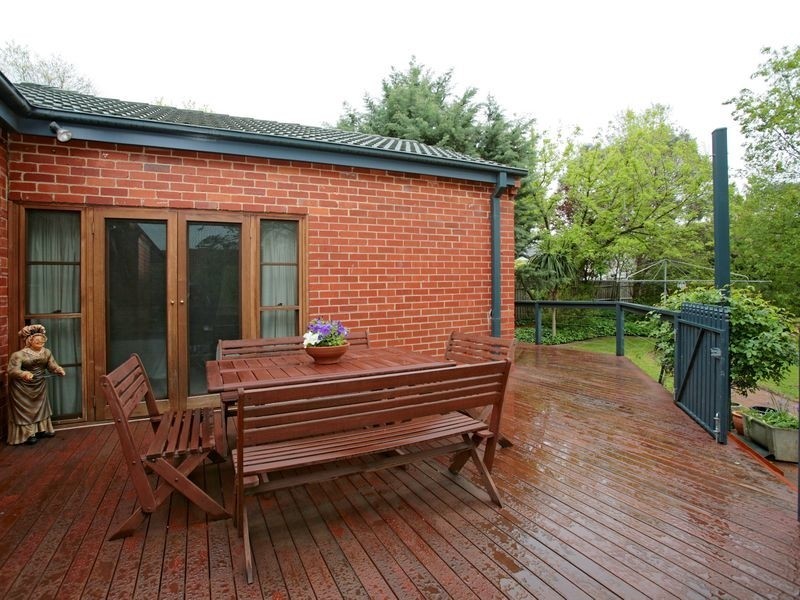 93 Captain Cook Crescent, Narrabundah ACT 2604