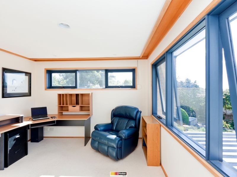 17 Jelbart Street, Mawson ACT 2607