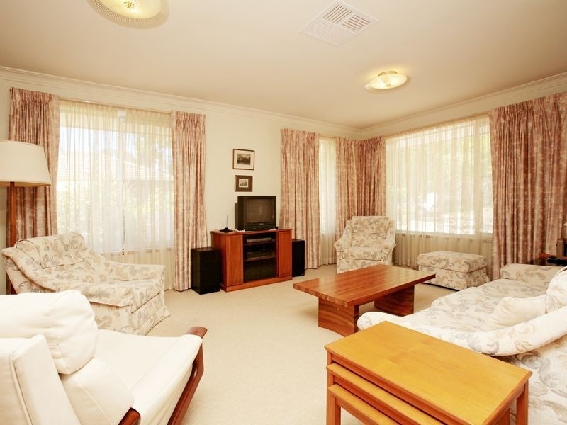 4 Fuller Street, Deakin ACT 2600