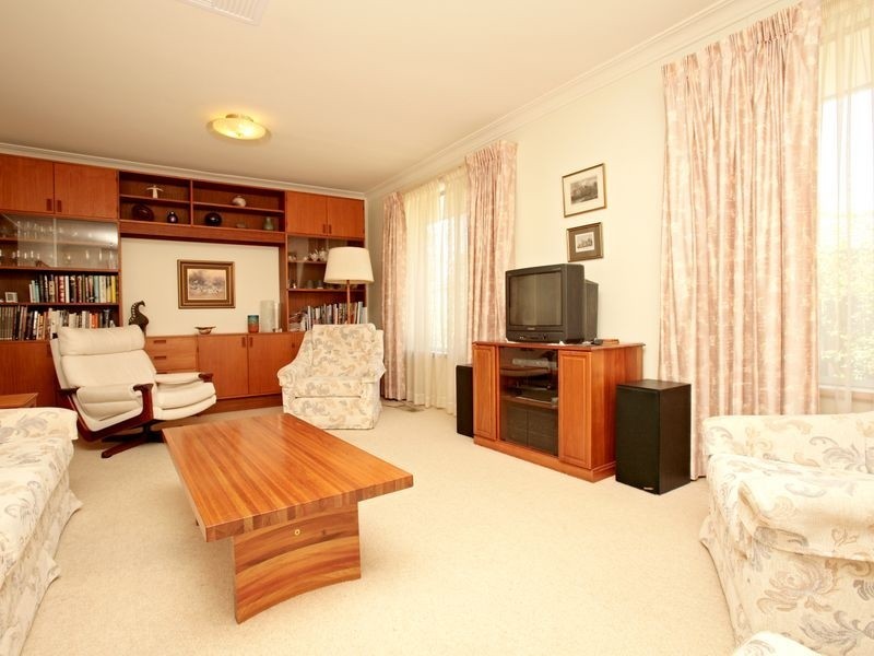 4 Fuller Street, Deakin ACT 2600