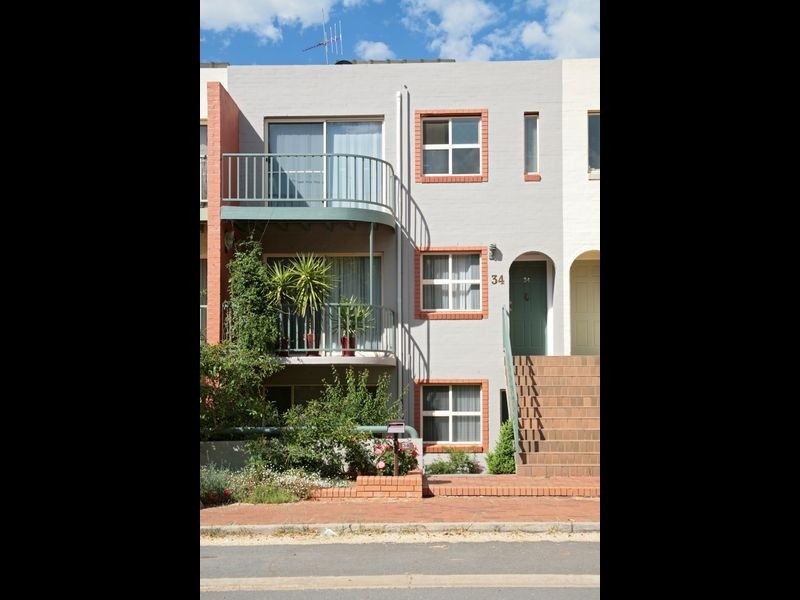 34 Chaseling Street, Phillip ACT 2606