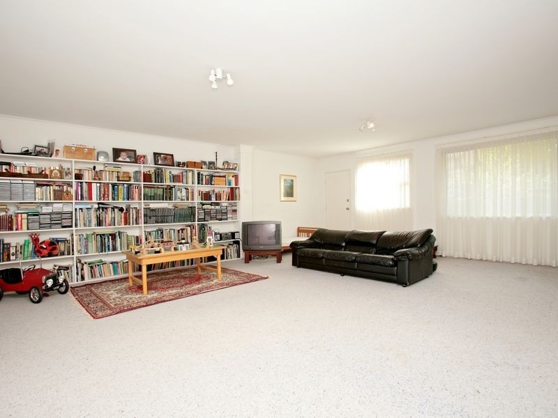 34 Chaseling Street, Phillip ACT 2606