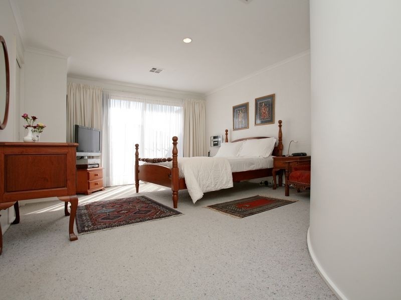 34 Chaseling Street, Phillip ACT 2606