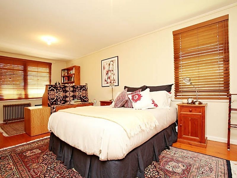 54 Stuart Street, Griffith ACT 2603