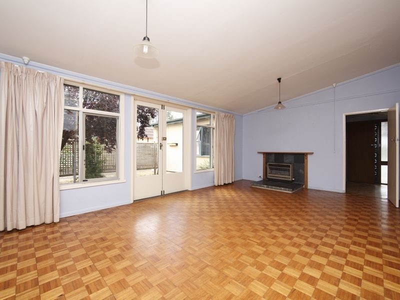 120 Captain Cook Crescent, Narrabundah ACT 2604