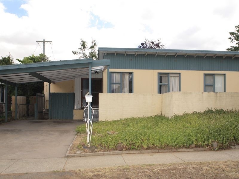 120 Captain Cook Crescent, Narrabundah ACT 2604