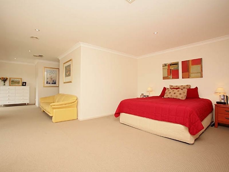 9 Fuller Street, Deakin ACT 2600