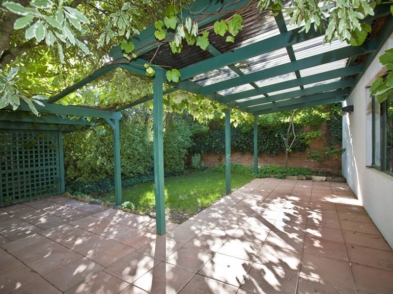 7 Tallara Parkway, Narrabundah ACT 2604