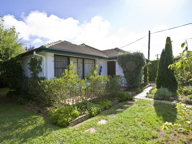 7 Tallara Parkway, Narrabundah ACT 2604