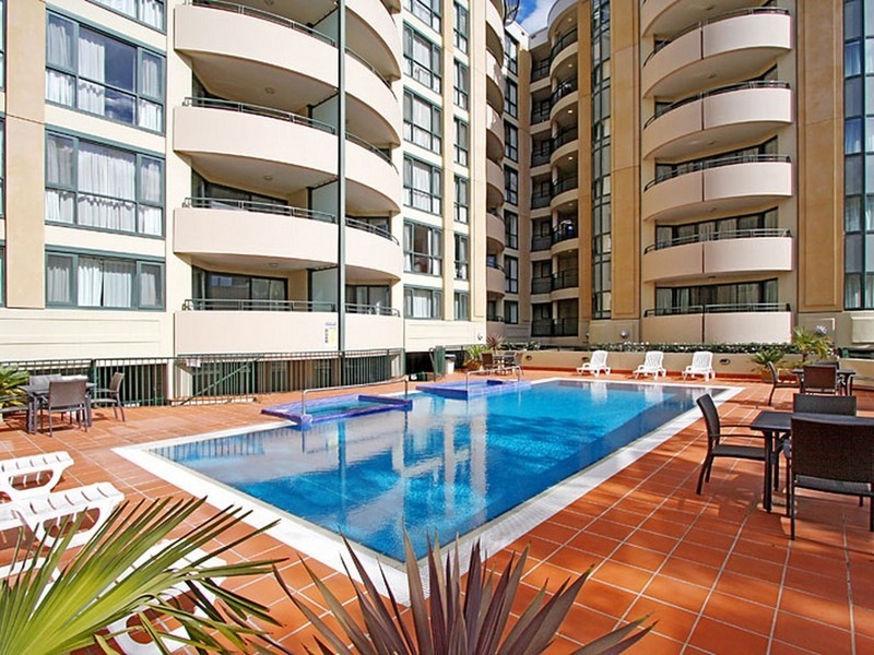 709/74 James Court Apartments Northbourne Ave, Braddon ACT 2612