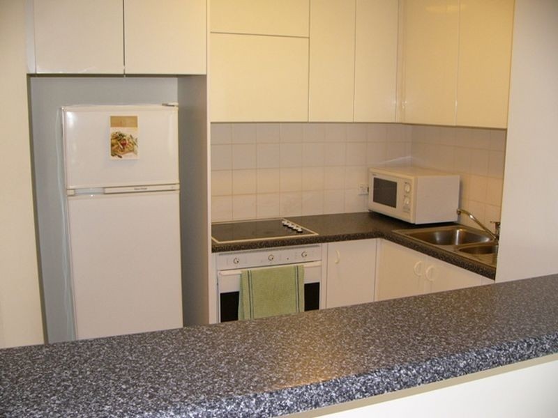 709/74 James Court Apartments Northbourne Ave, Braddon ACT 2612