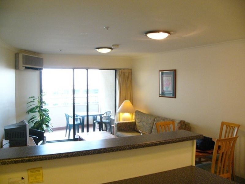 709/74 James Court Apartments Northbourne Ave, Braddon ACT 2612