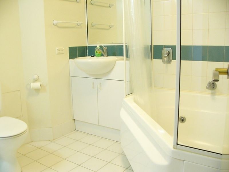 709/74 James Court Apartments Northbourne Ave, Braddon ACT 2612