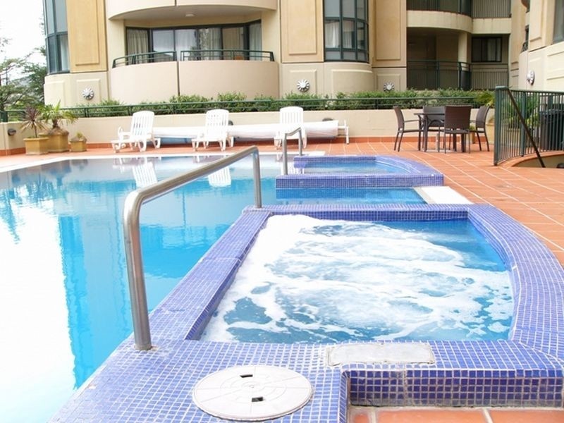 709/74 James Court Apartments Northbourne Ave, Braddon ACT 2612