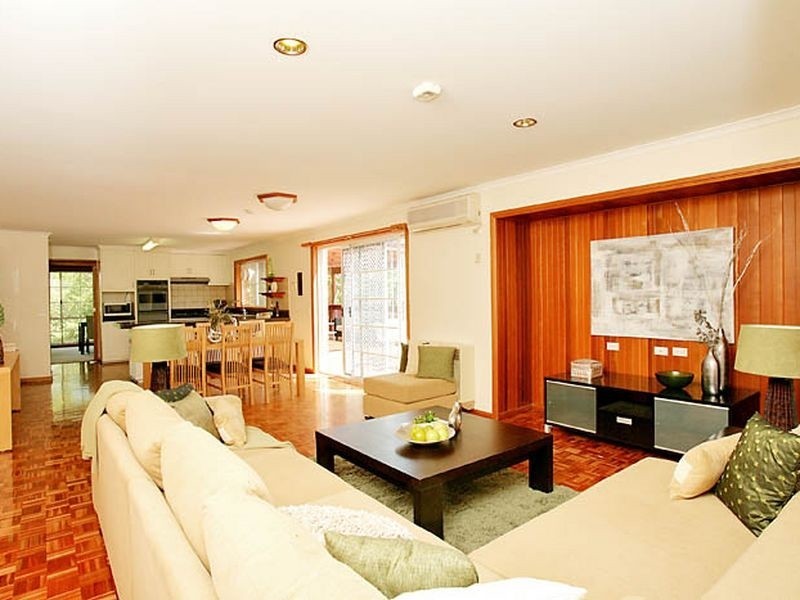 1 Gladman Close, Isaacs ACT 2607