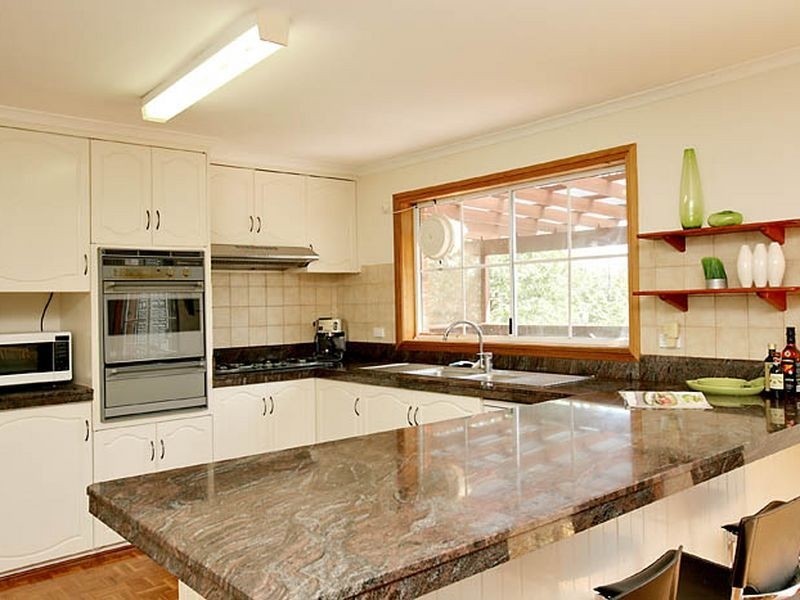 1 Gladman Close, Isaacs ACT 2607