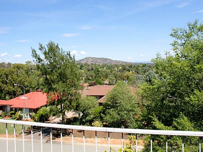 1 Gladman Close, Isaacs ACT 2607