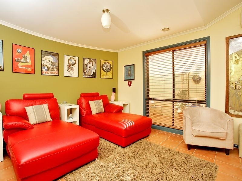 8 Lange Place, Bruce ACT 2617