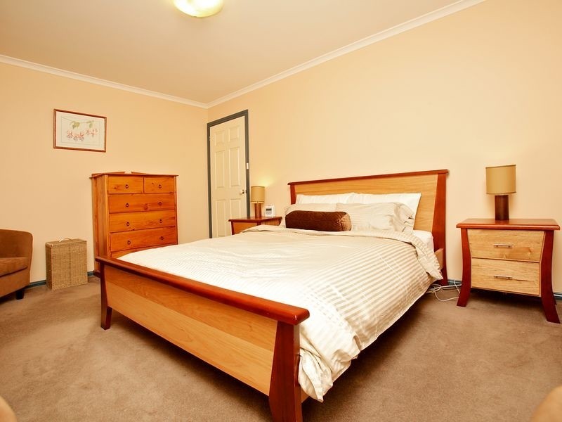 8 Lange Place, Bruce ACT 2617