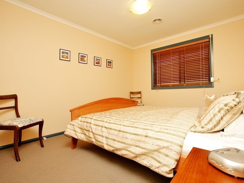 8 Lange Place, Bruce ACT 2617