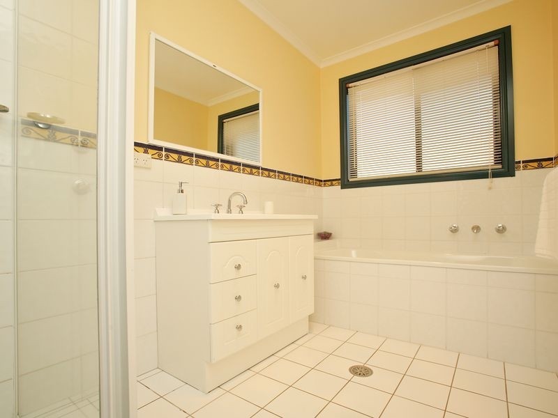 8 Lange Place, Bruce ACT 2617
