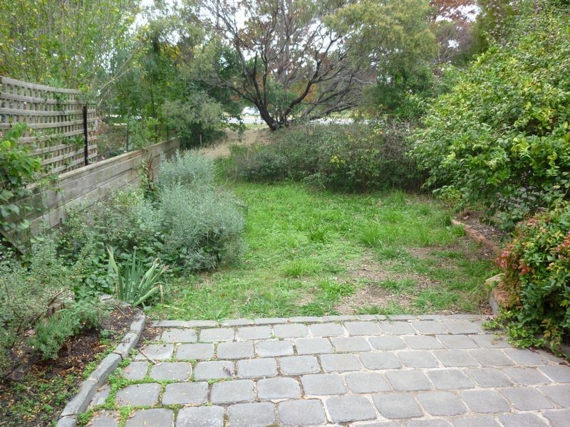 11 Maclachlan Street, Holder ACT 2611