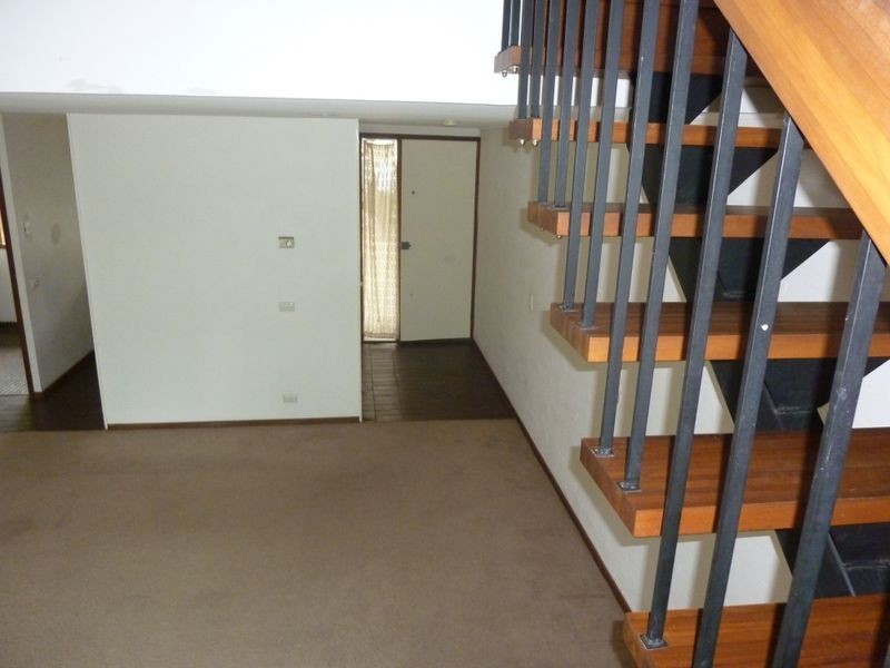 11 Maclachlan Street, Holder ACT 2611