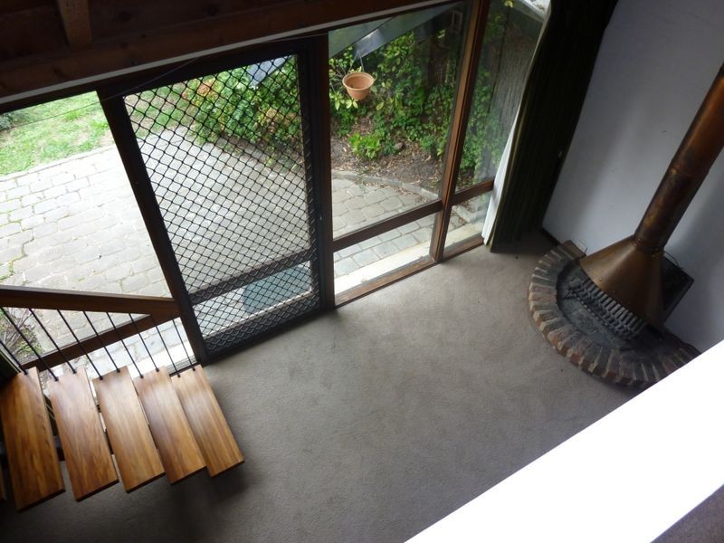 11 Maclachlan Street, Holder ACT 2611