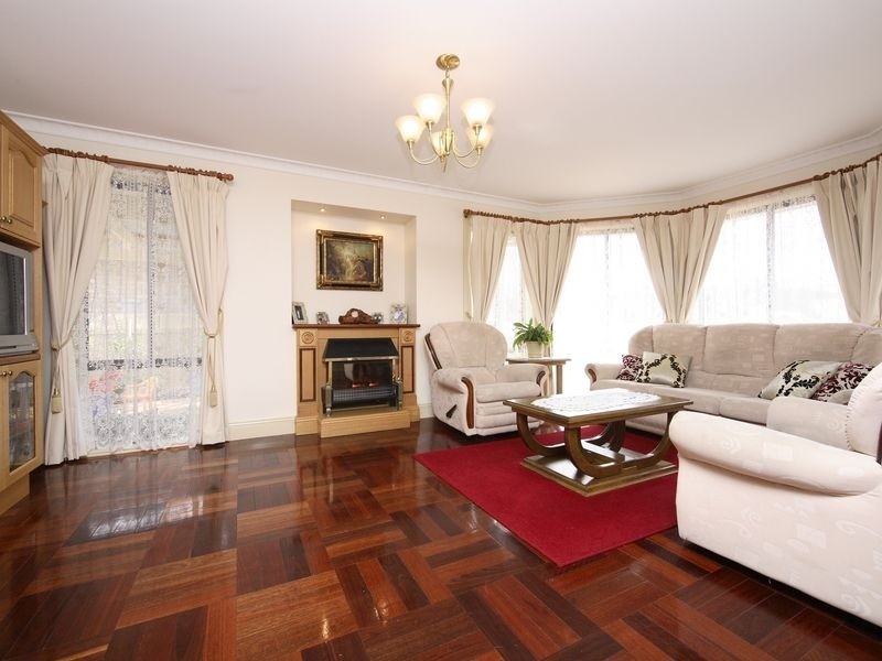 10 Tarrant Crescent, Dunlop ACT 2615