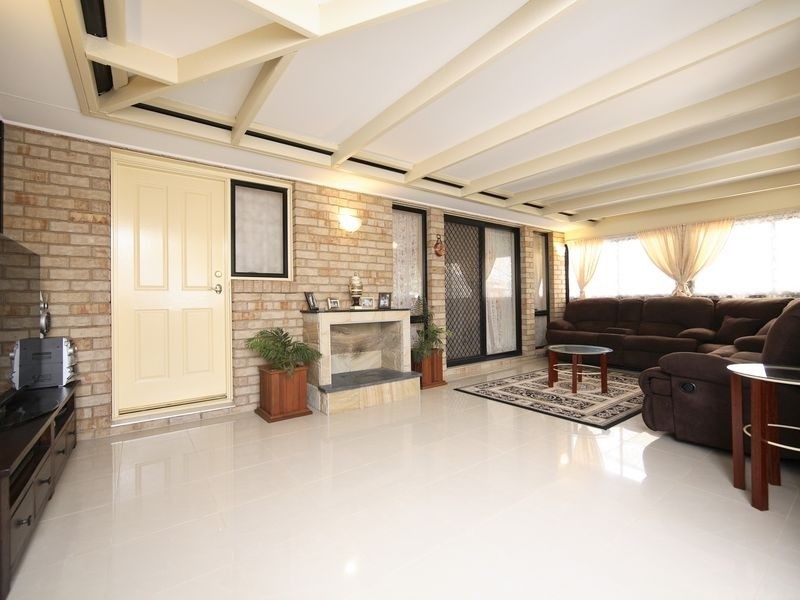 10 Tarrant Crescent, Dunlop ACT 2615