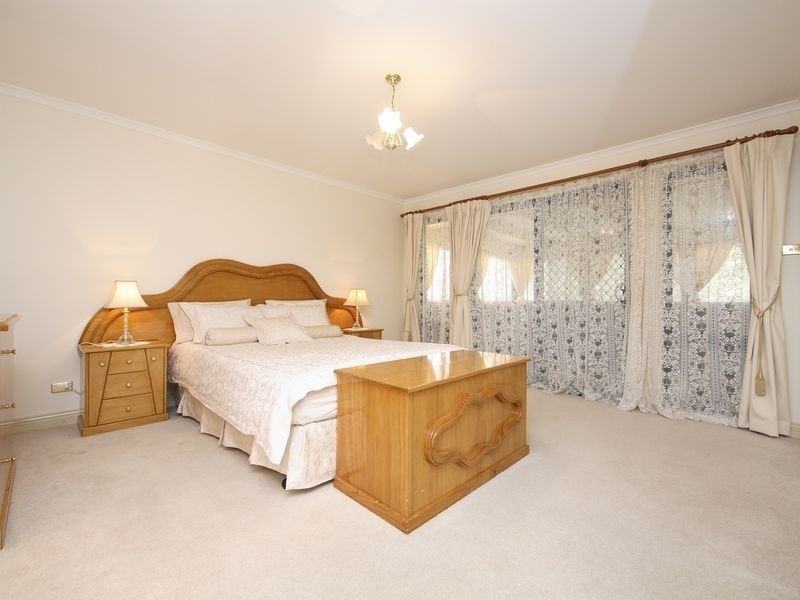 10 Tarrant Crescent, Dunlop ACT 2615