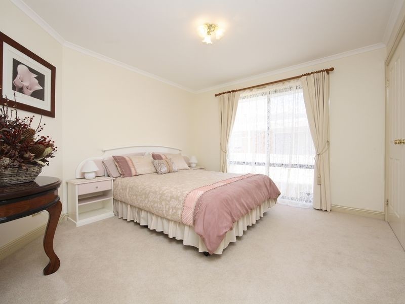 10 Tarrant Crescent, Dunlop ACT 2615